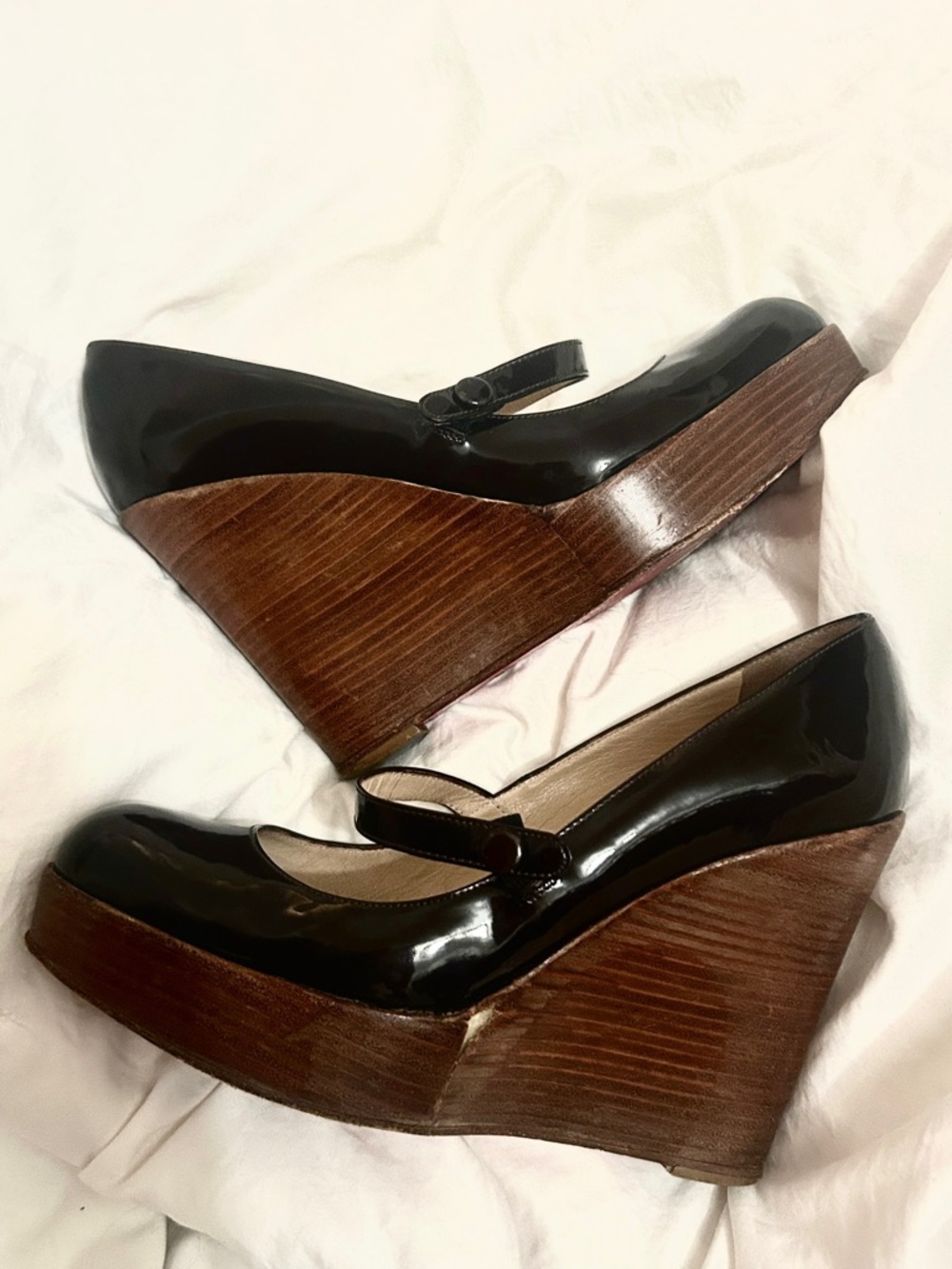 Christian Louboutin Black Patent Mary Jane Flats with Strap - Picture 5 of 6